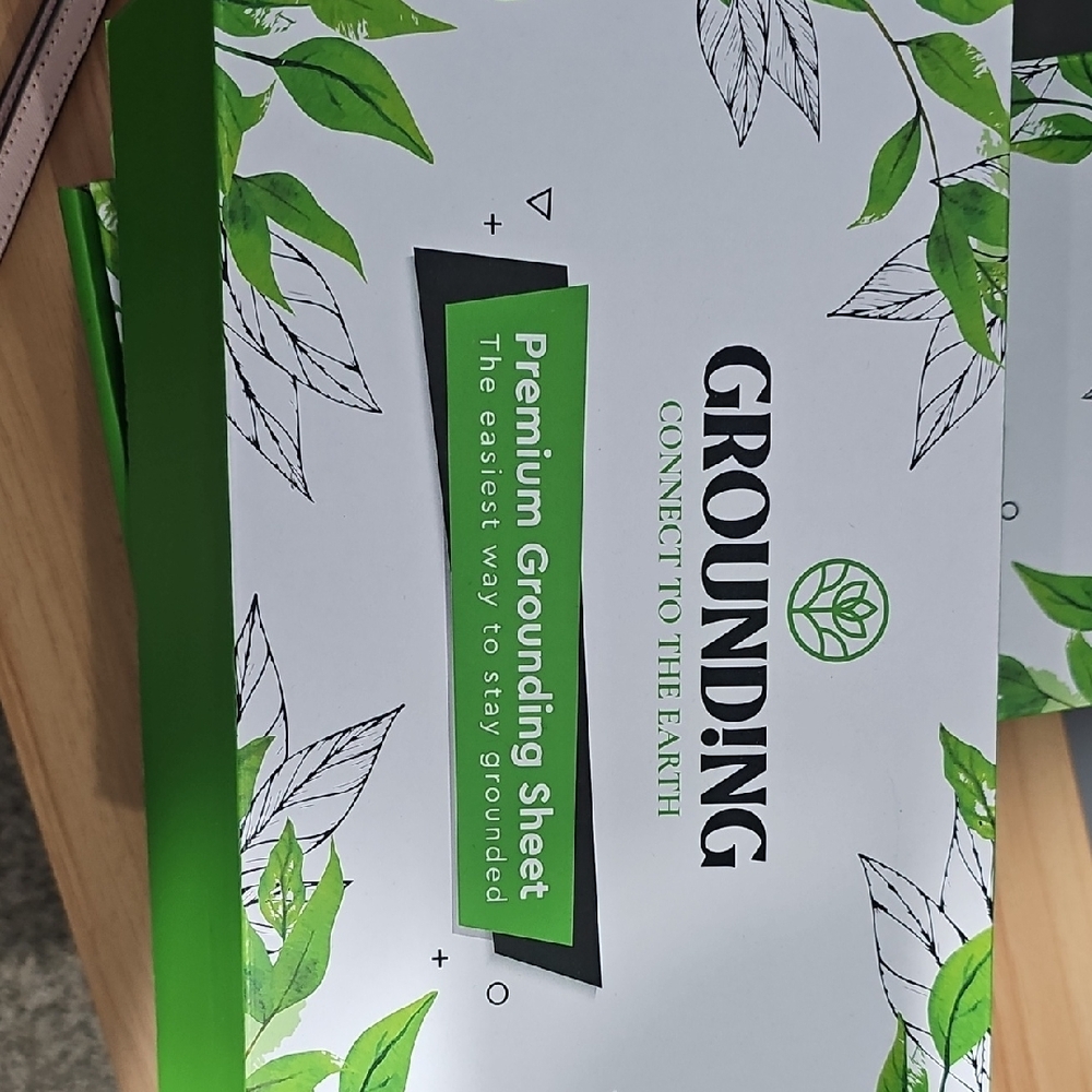 Premium Grounding Sheet - Green and White